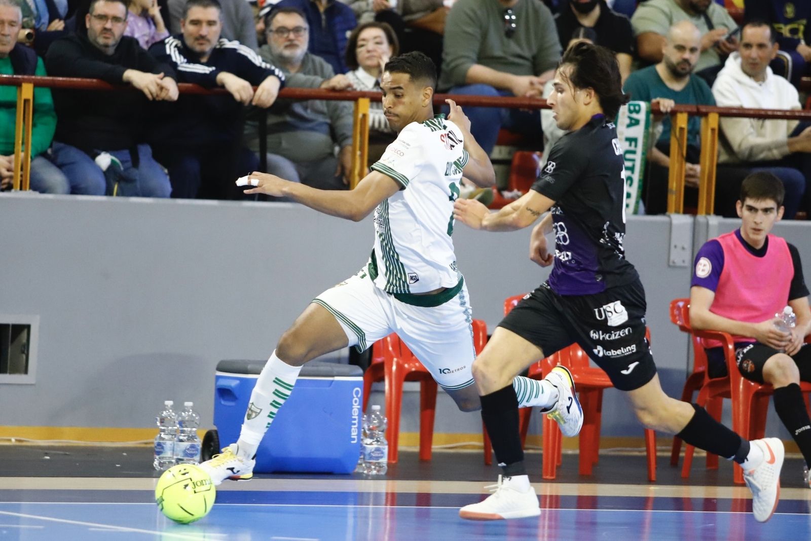 Córdoba Futsal-Burela | El partido en Vista Alegre, en imágenes