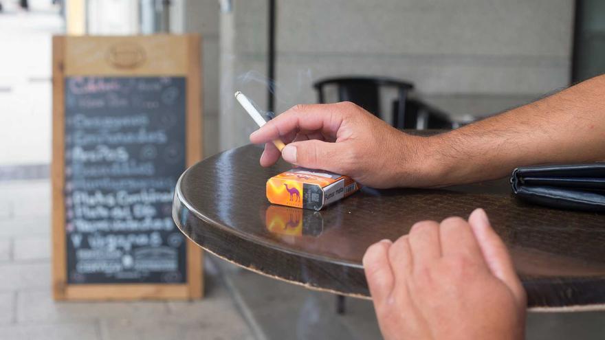 La Generalitat prohibirà fumar a les terrasses de bars i restaurants