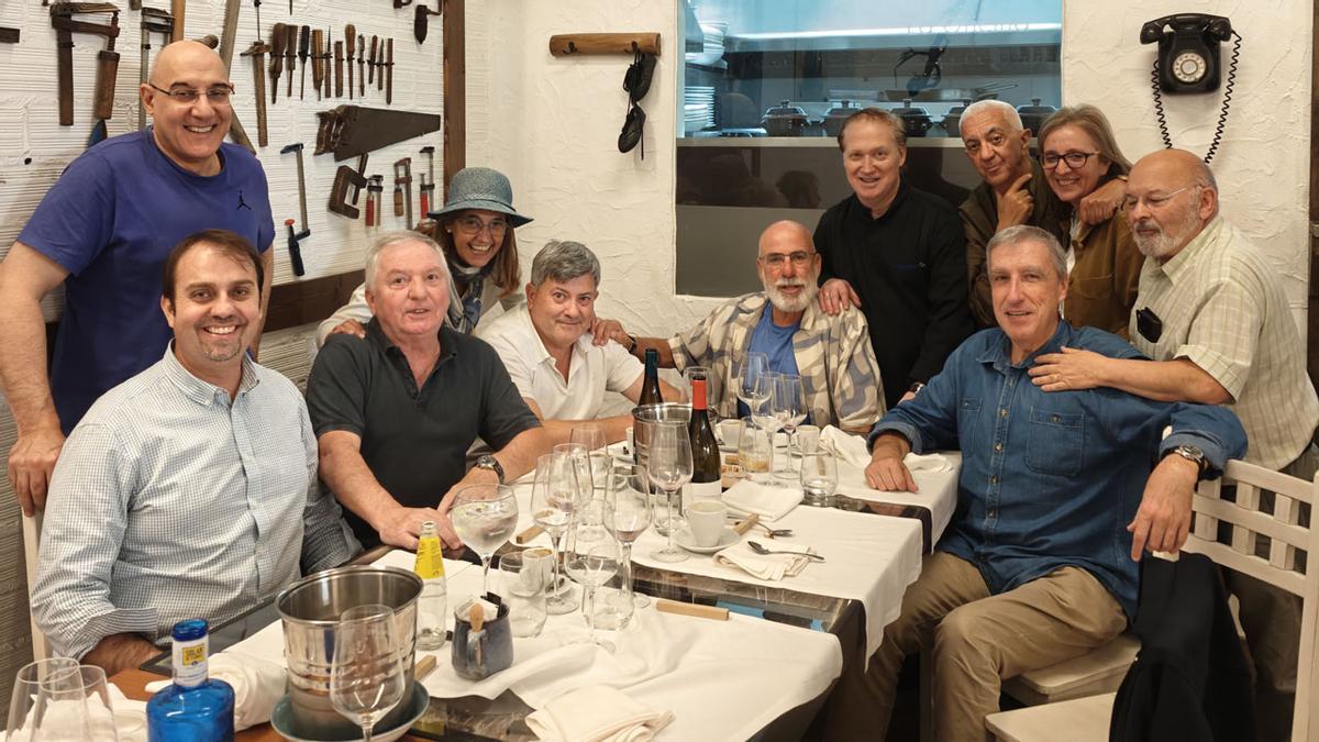 Oncólogos vigueses reunidos en La Carpintería, en Bouzas