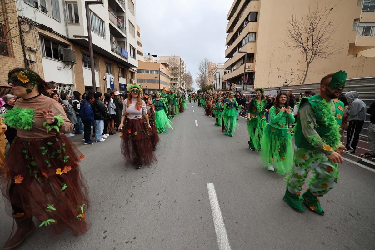 Búscate en las imágenes de la rúa de Carnaval de Ibiza