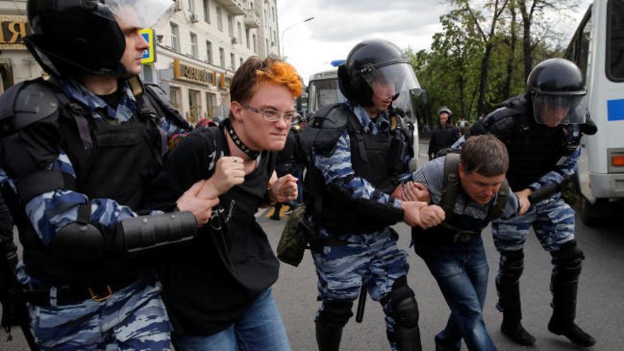 Miles de detenidos en manifestaciones contra la corrupción en Rusia