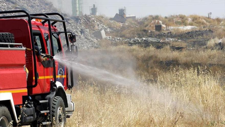 La diputación construirá otro parque de bomberos y adecentará el actual