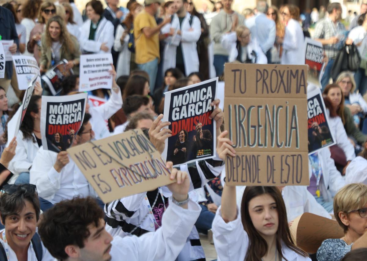 La sentada en el marco de la huelga de médicos en València