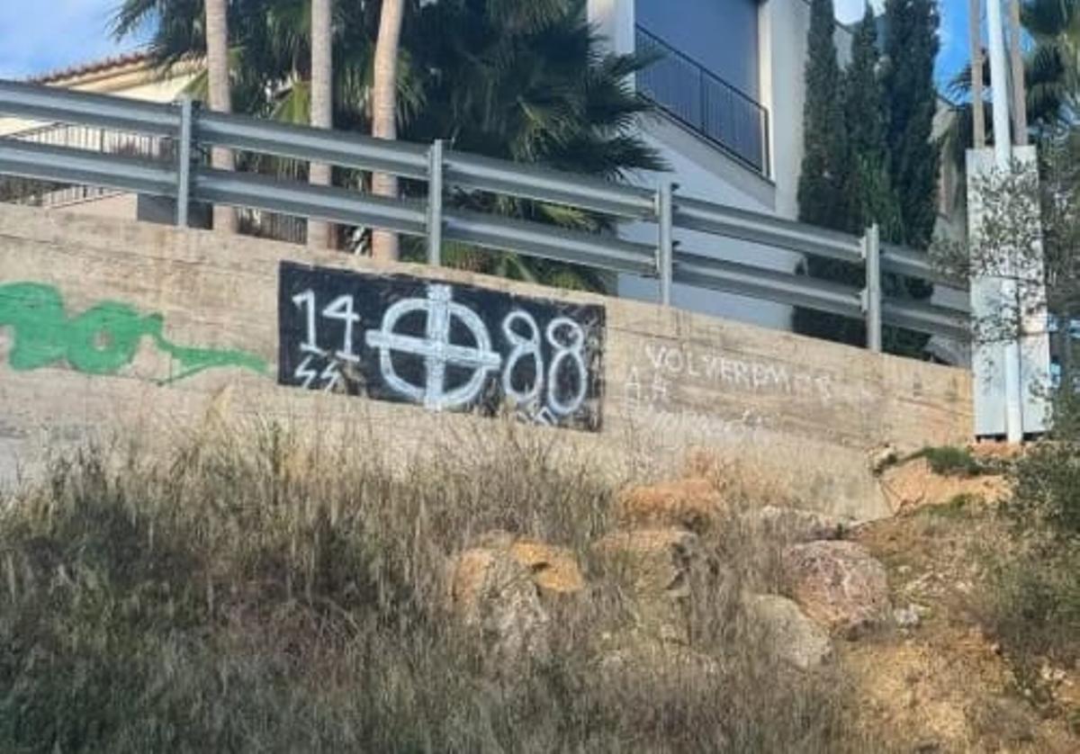 Podemos denunció la aparición de las pintadas el viernes.