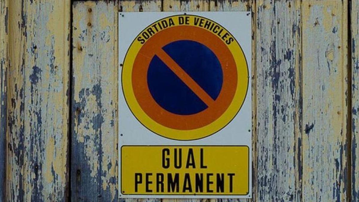 Guixols des del Carrer proposar permetre aparcar davant els guals.