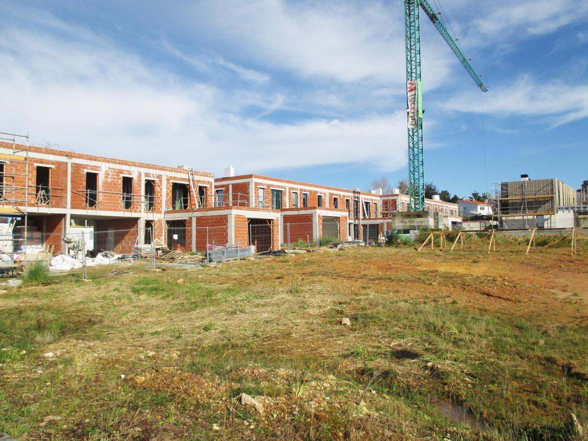 Construcción de viviendas en Xaz, en Oleiros.