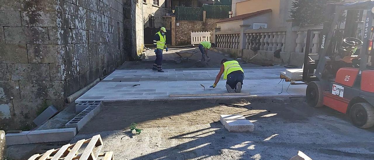 Trabajos en ejecución en el sendero peatonal entre San Caetano y Alba.