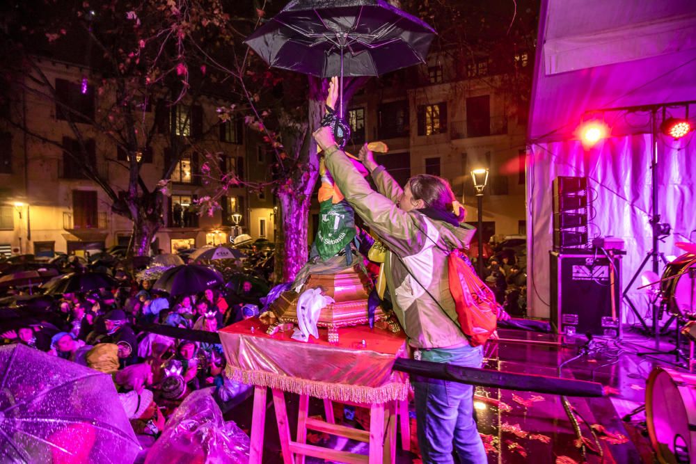 Las cofradías de Sant Sebastià se burlan de Gloria