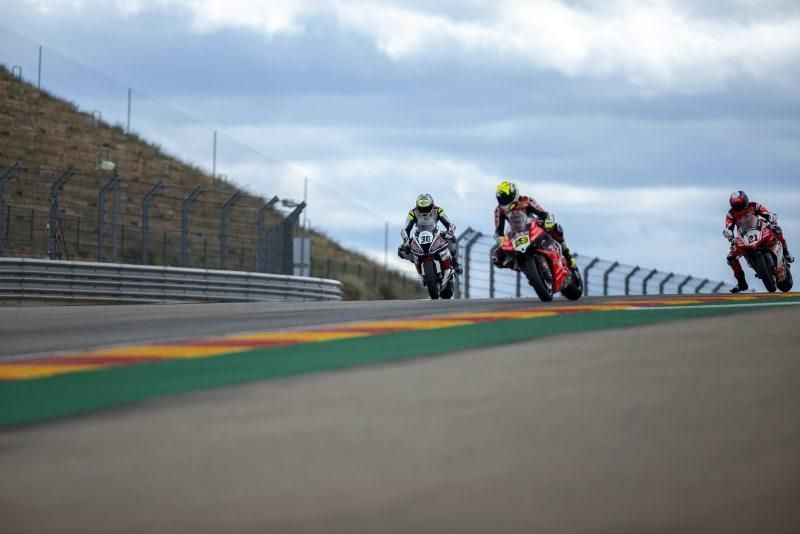 Álvaro Bautista logra el triunfo en Motorland