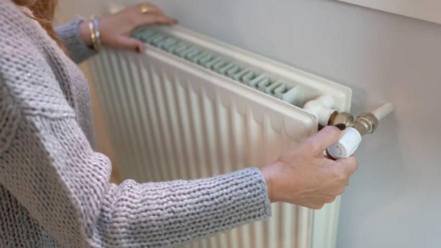 El truco del papel de aluminio para calentar tu casa multiplicando la  potencia de tus radiadores sin gastar más energía