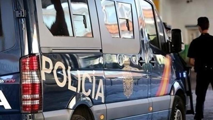 Una imagen de archivo de un agente de la Policía Nacional.