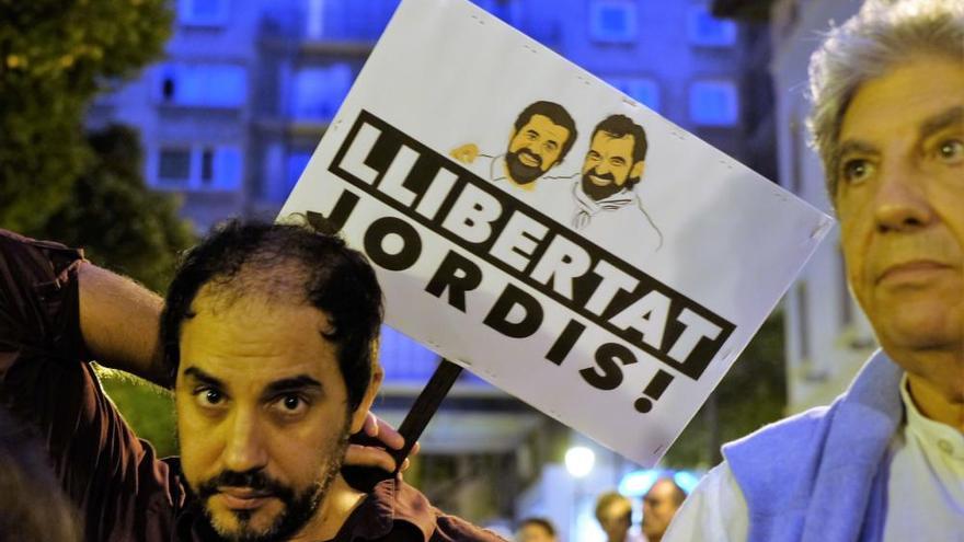 Nach Knatsch im spanischen Parlament: Mildere Strafen für katalanische Separatisten beschlossen