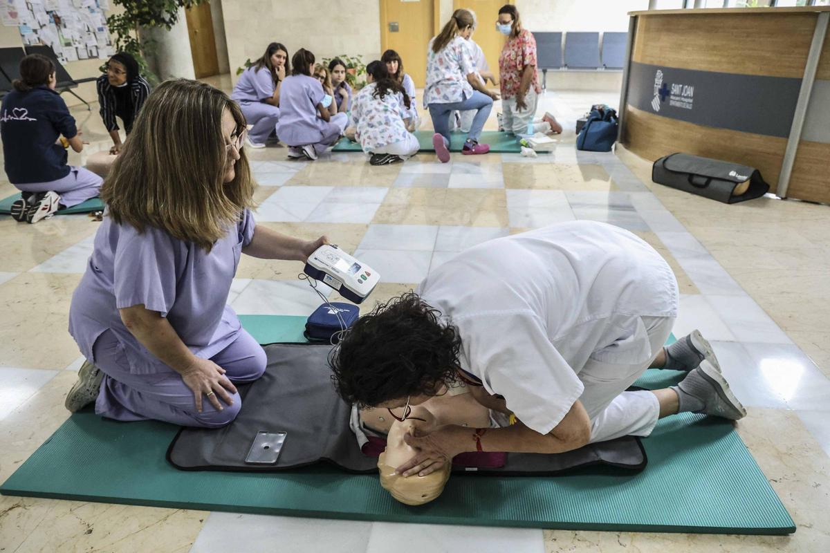 Celebración del Día Mundial del Paro Cardíaco en el Hospital de Sant Joan con un taller de RCP Celebración del Día Mundial del Paro Cardíaco en el Hospital de Sant Joan con un taller de RCP