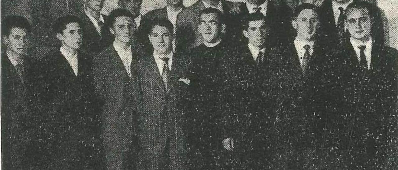 Integrantes del coro en el año 1956.