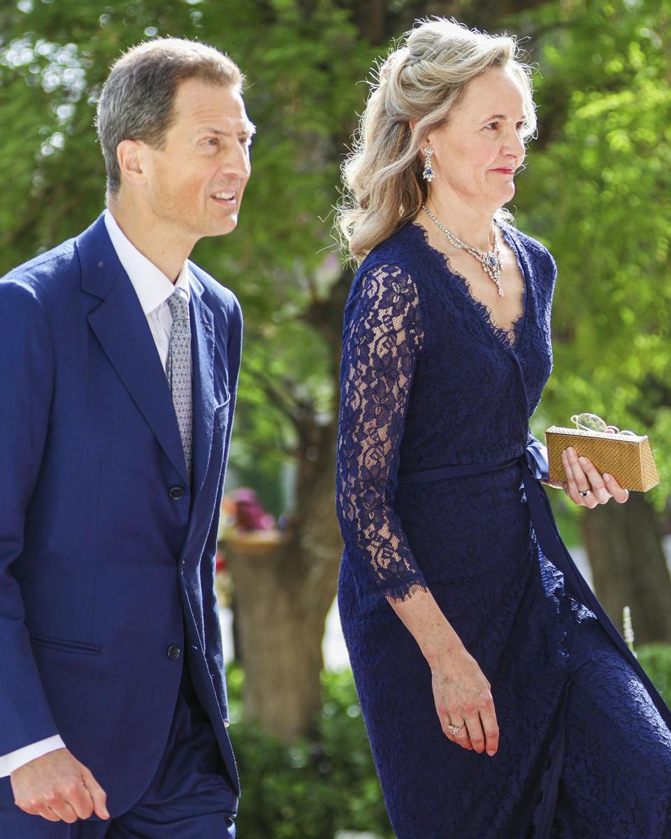 Alois y Sofía de Liechtenstein, a su llegada a la boda