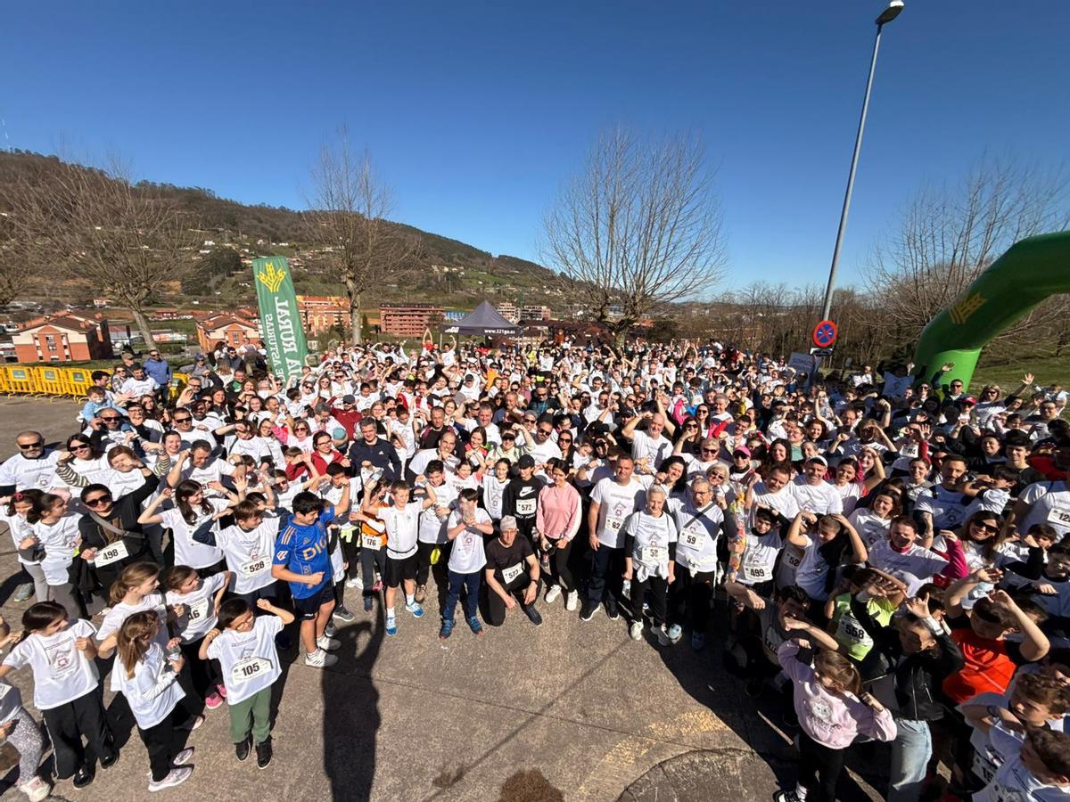 Participantes en la carrera solidaria.