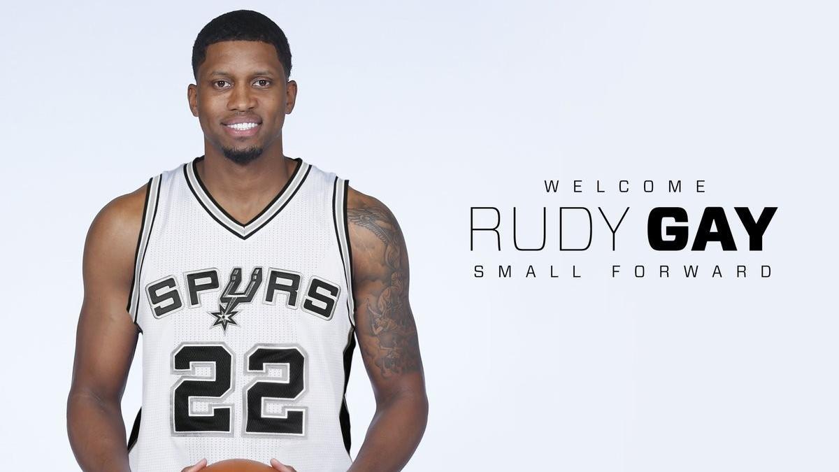 Rudy Gay, presentado por los San Antonio Spurs.