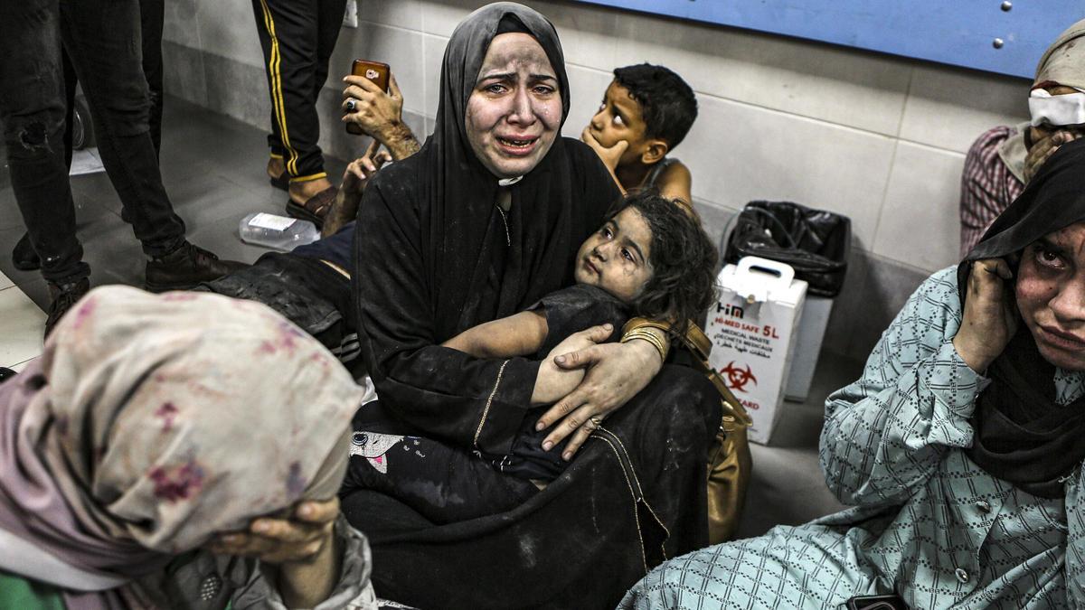Un bombardeo israelí en un hospital de Gaza causa cientos de muertos