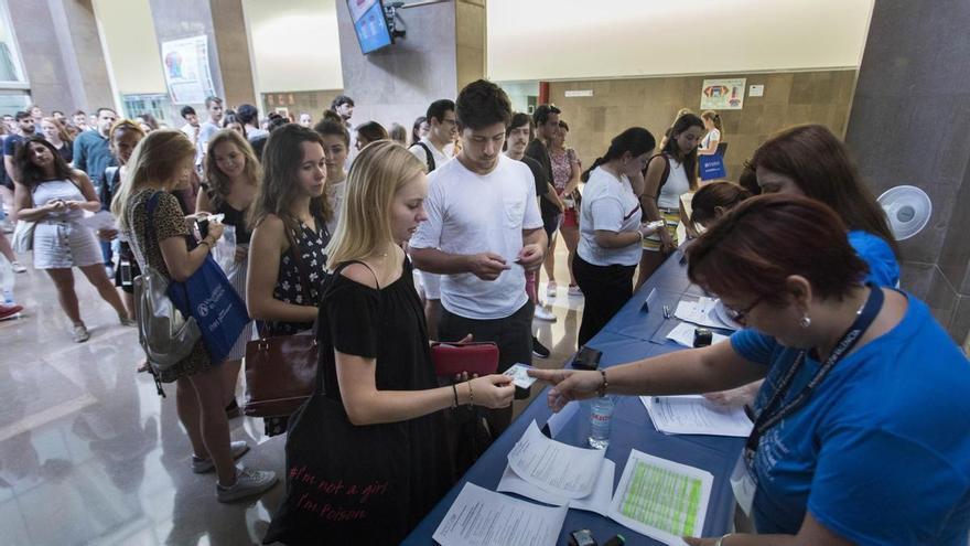 Las universidades cobrarán el doble por la matrícula a los estudiantes extranjeros