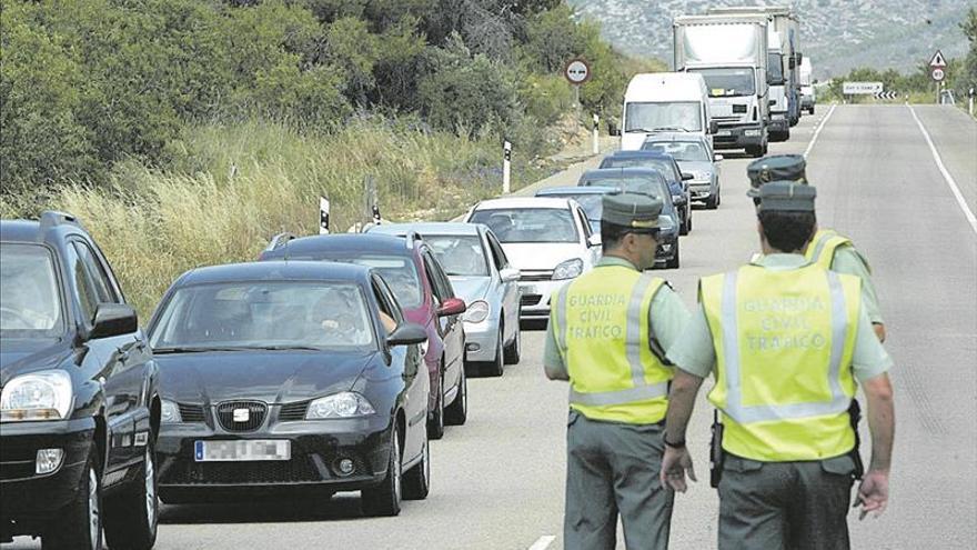 Apalea a un camionero para robarle el tráiler en Torreblanca