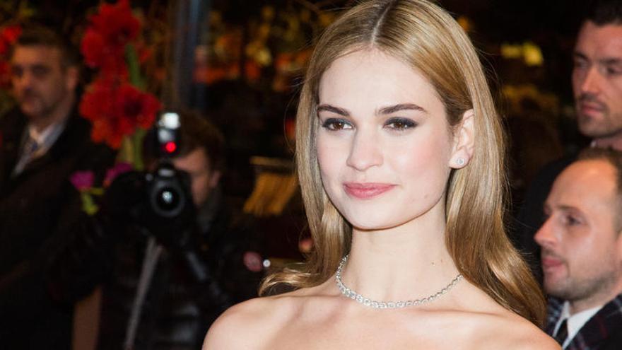 Lily James será Pamela Anderson en una serie sobre su relación con Tommy Lee