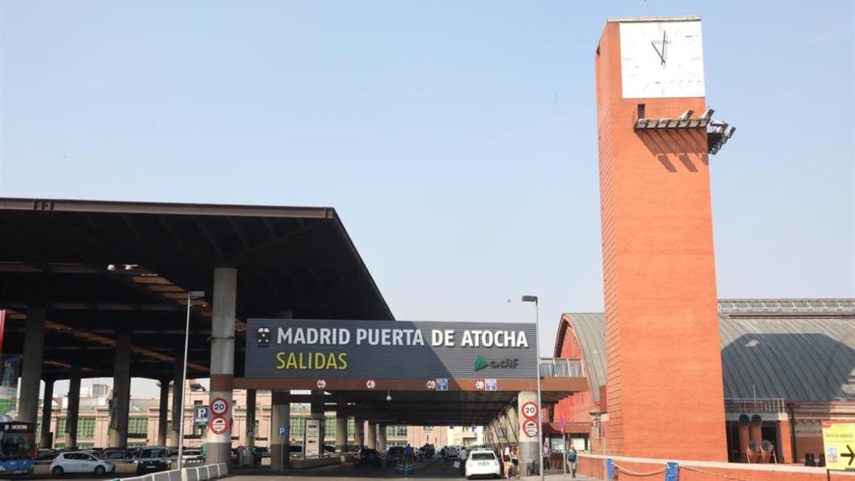 Vista del acceso a salidas de la estación de tren Puerta de Atocha de Madrid