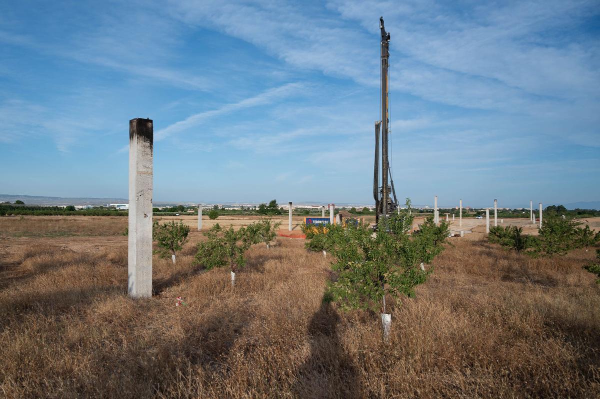 Primeros movimientos en el terreno de Microsoft en Villamayor de Gállego.