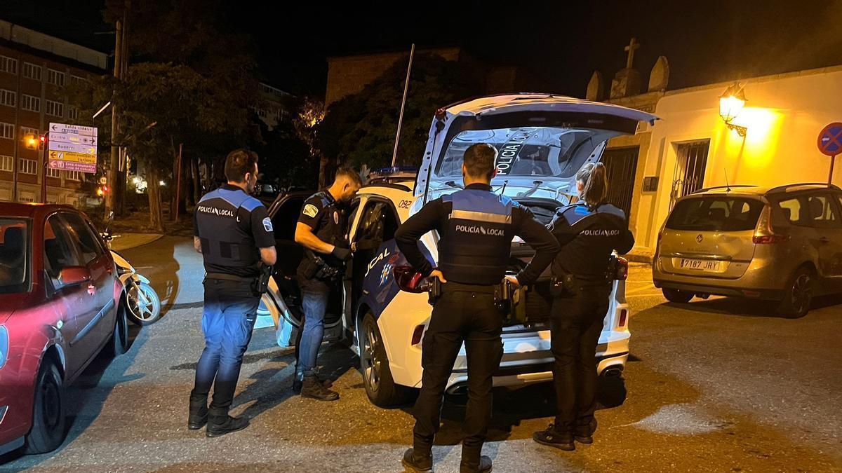El despliegue de Policía Local durante la intervención de este jueves.