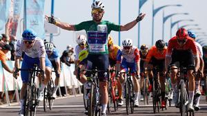 Cavendish ganó al sprint en Omán