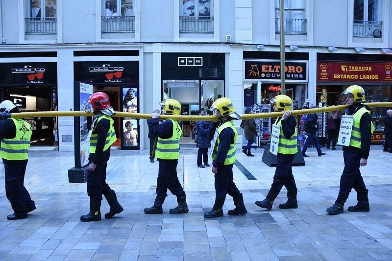 Manifestación de los bomberos de Málaga