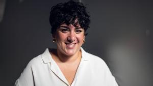 La alcaldesa de Santa Coloma, Mireia González, cumple su primer año empuñando el bastón de mando.