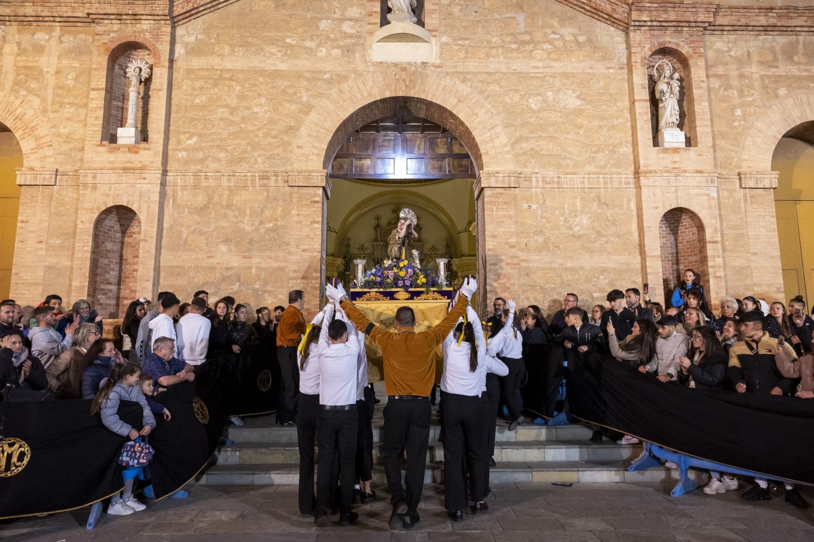 Encuentro de la Vía Dolorosa en Torrevieja del Miércoles Santo con la presencia del obispo José Ignacio Munilla