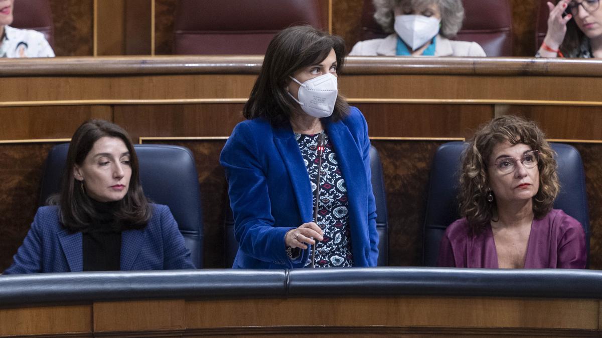 La ministra de Defensa, Margarita Robles, interviene en el Congreso.