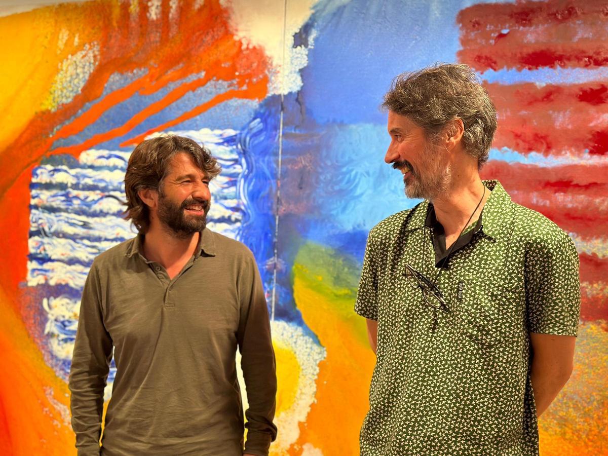 El arquitecto y cineasta Carlos Violadé y el arquitecto y músico Rubén Alonso en el Colegio de Arquitectos de Sevilla.