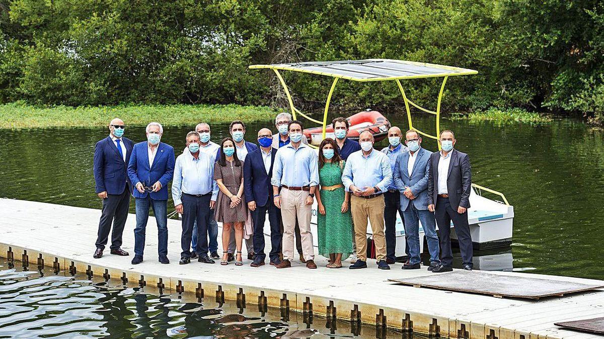 Fotografía de García Egea, cargos políticos y candidatos del PP a Laias.