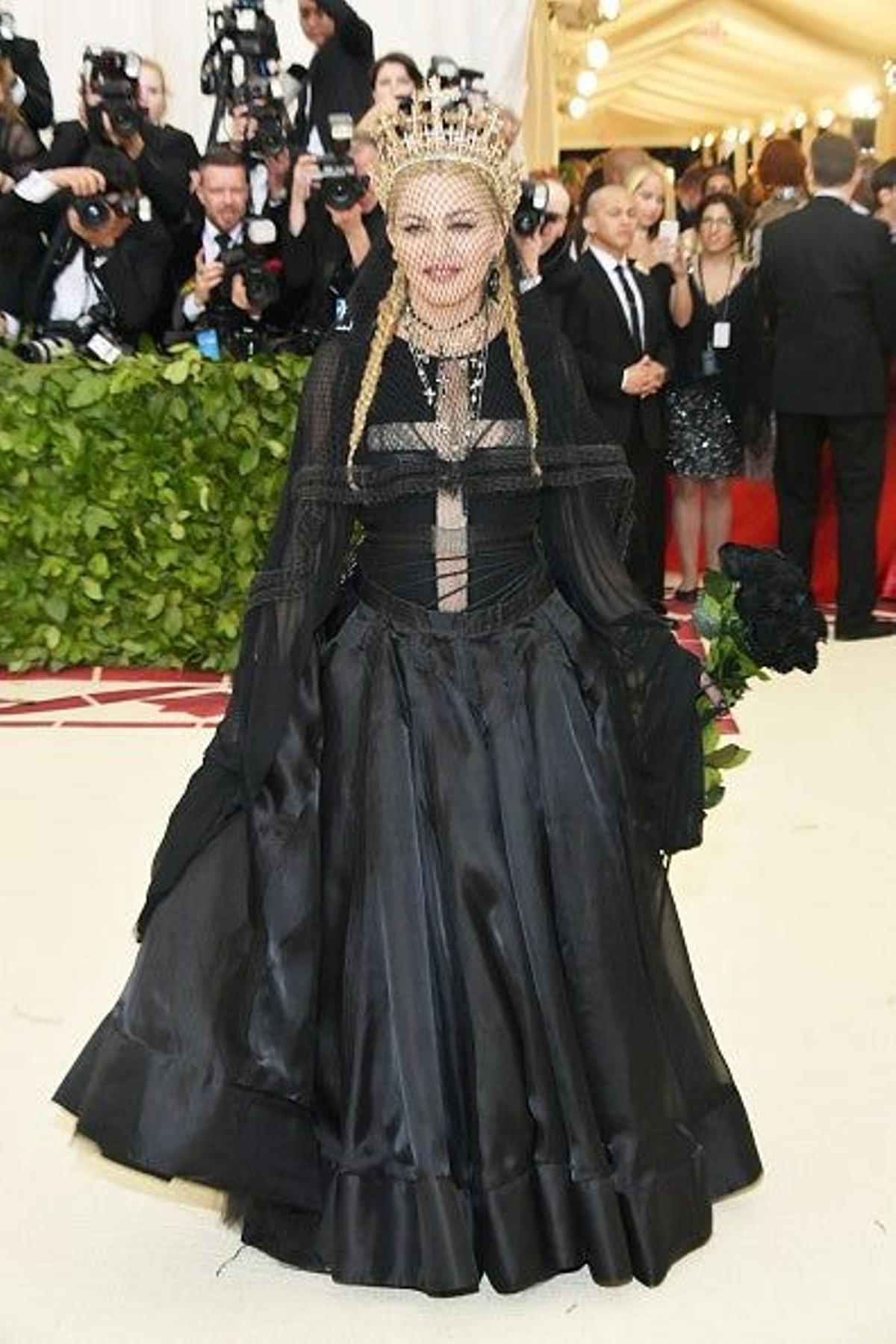 Madonna con lo que se pondría un lunes cualquiera (en la Gala Met)