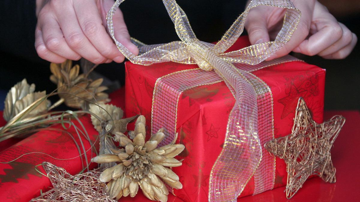 Siete ideas de regalos originales que toda adicta a la moda quiere esta  Navidad