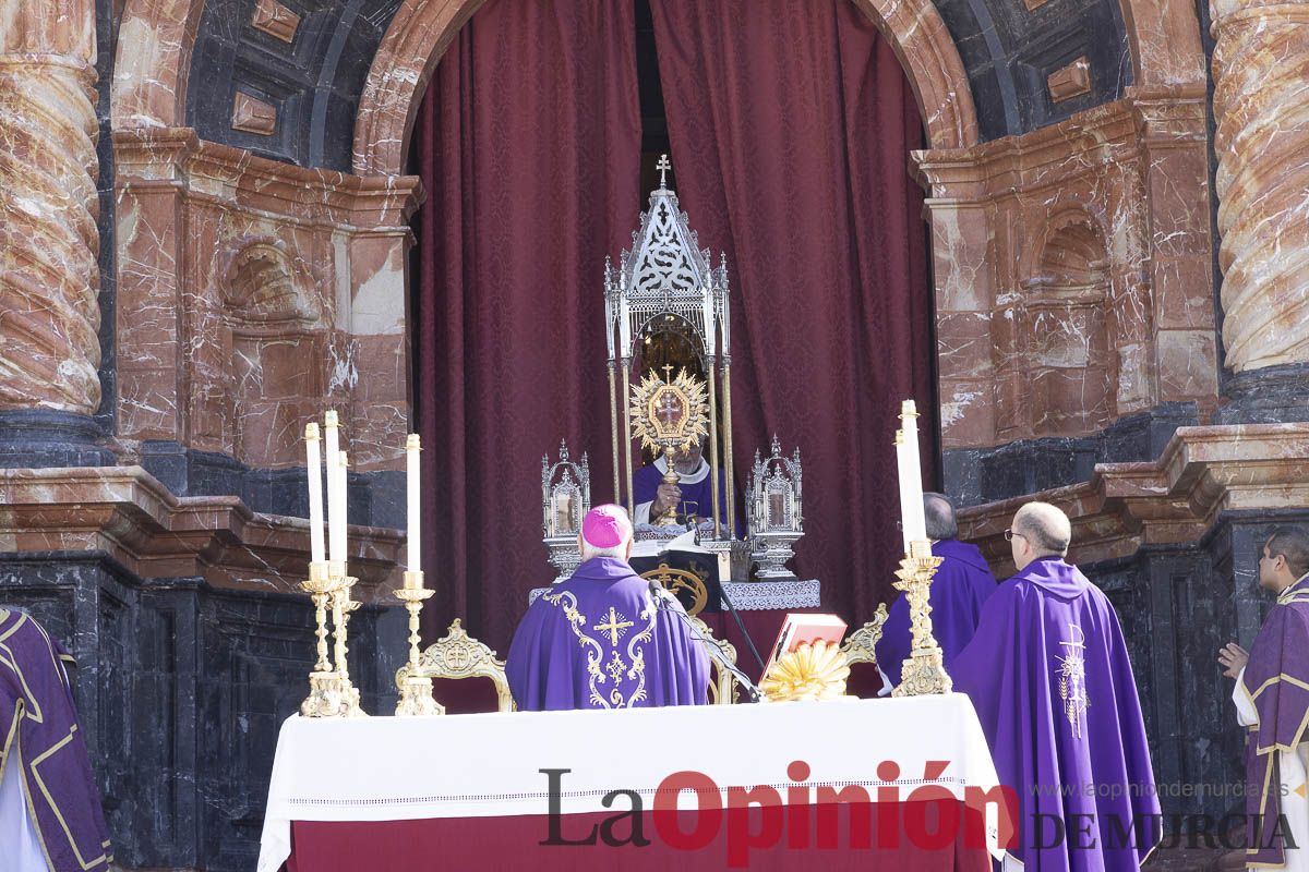 La vicaría de Cartagena, la UCAM, junto a asociaciones y peregrinos de toda España se ponen a los pies de la Vera Cruz