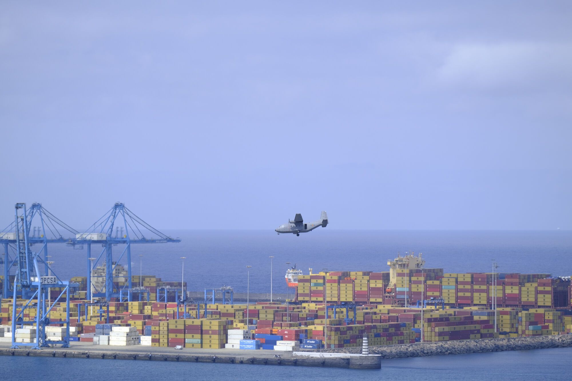 Los actos por el Día de las Fuerzas Armadas en Las Palmas de Gran Canaria, en imágenes