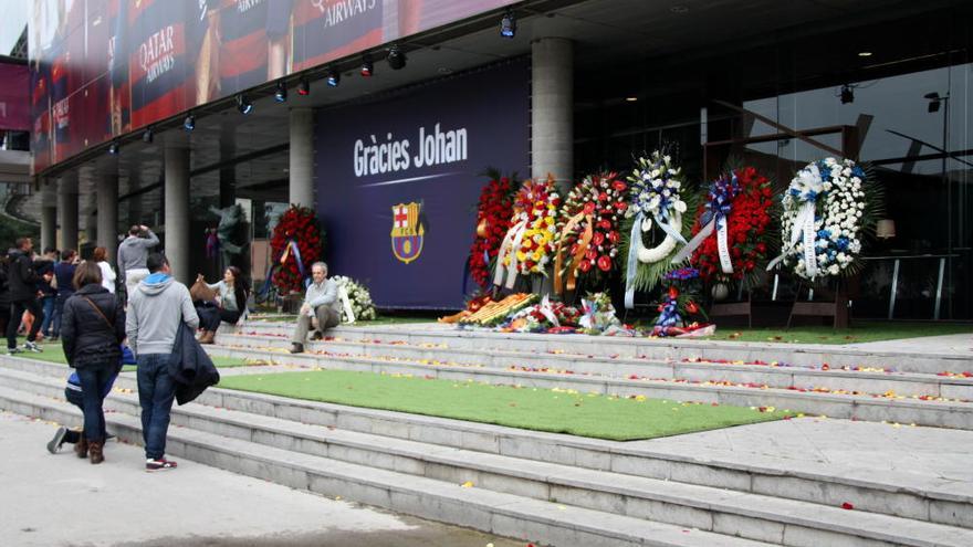 Espai de condols a Johan Cruyff al Camp Nou