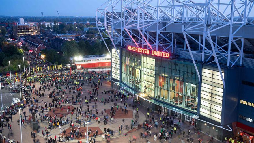 Imagen de los exteriores de Old Trafford, el estadio del Manchester United.