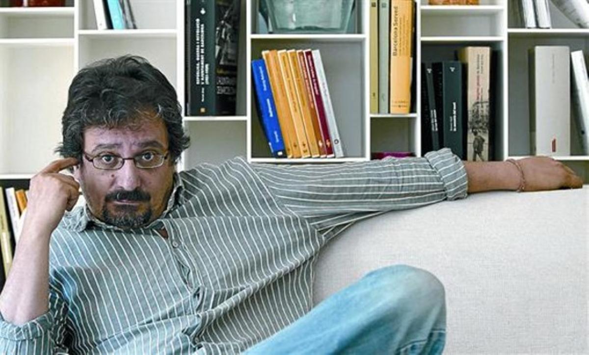 Albert Sánchez Piñol, ahir a la seu de l’editorial La Campana. Albert Sánchez Piñol, ahir a la seu de l’editorial La Campana.