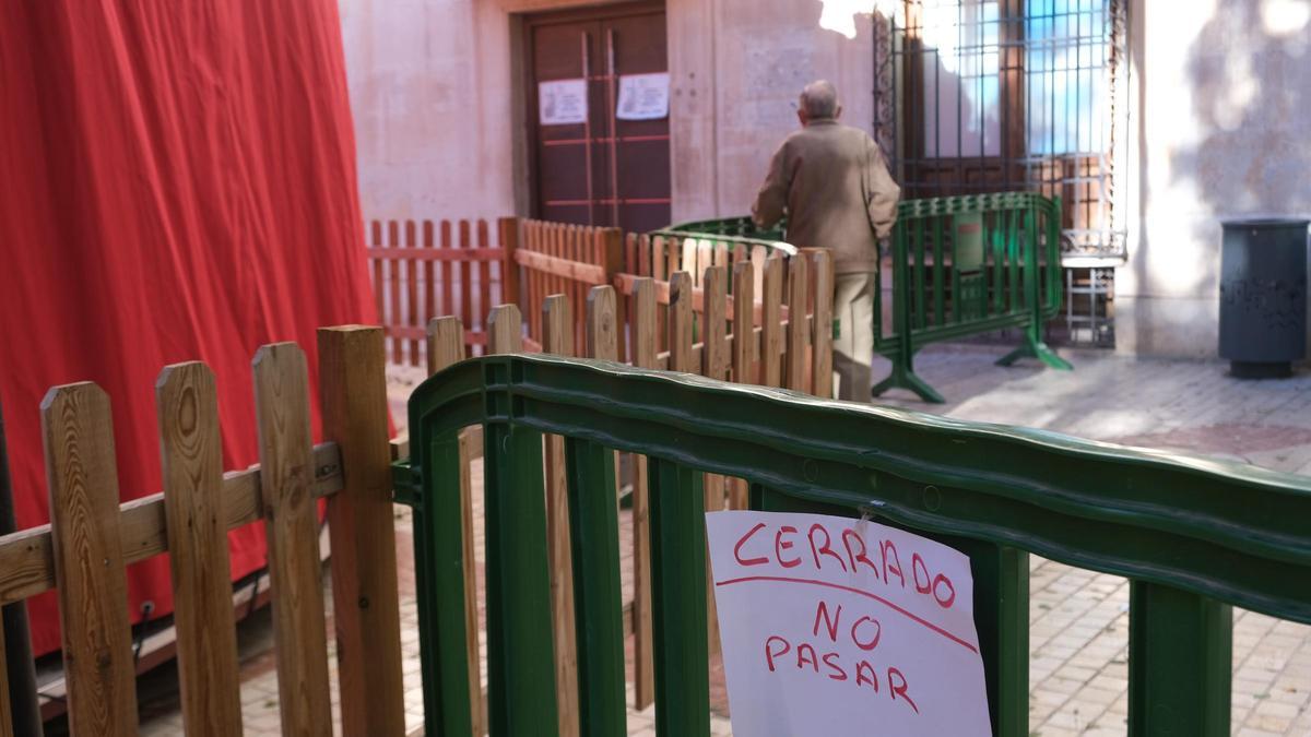 Antigua sede de la OMAC de la Plaça de Baix, donde irá la Oficina del Peregrino, cerrada hasta la fecha