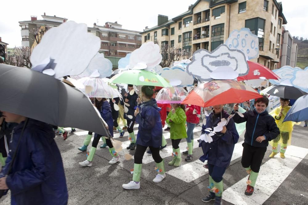 Desfile de Carnaval del colegio El Parque de Blimea.