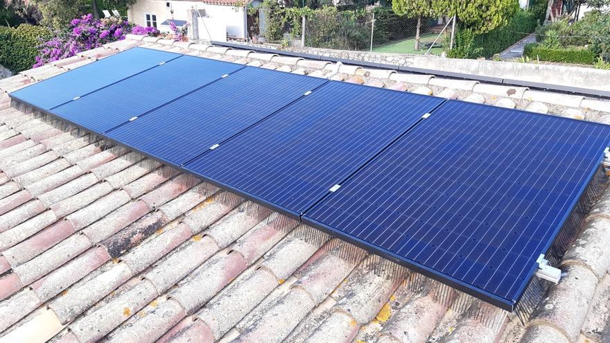 Camallera bonifica la instal·lació de plaques solars en cases i empreses