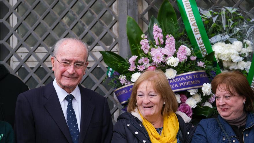 Ofrenda floral y reconocimiento municipal a García Caparrós en el 45 aniversario de su muerte