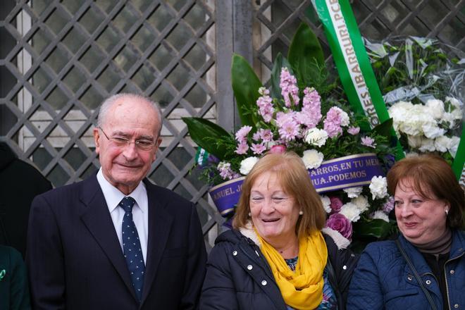 Ofrenda floral a García Caparrós con motivo del 4 de diciembre