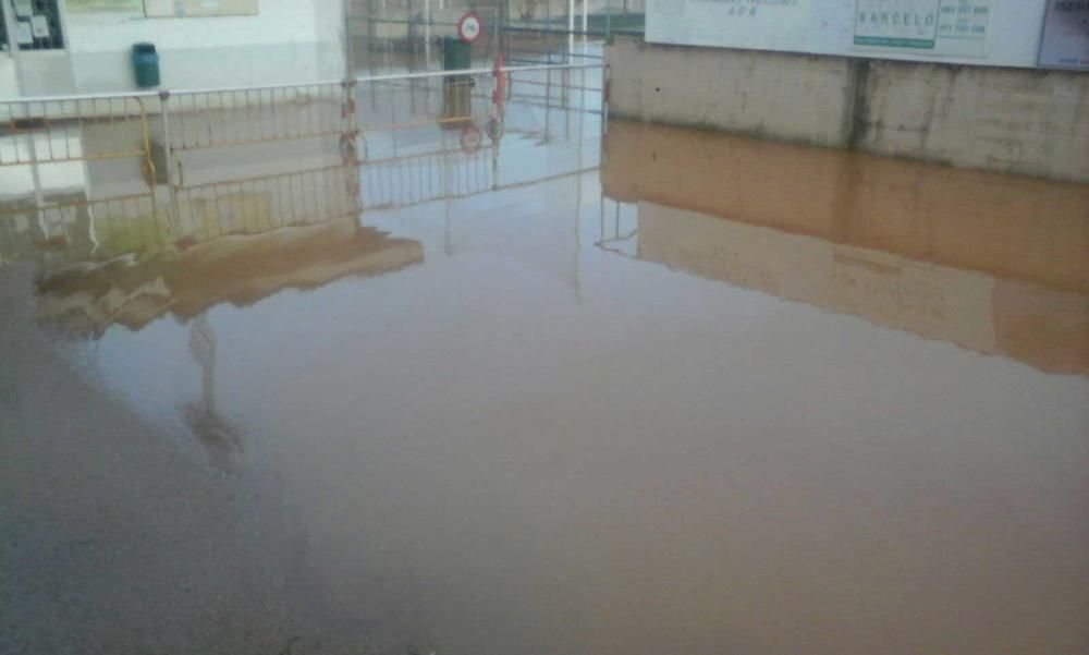 Campo de fútbol de Sant Jordi inundado