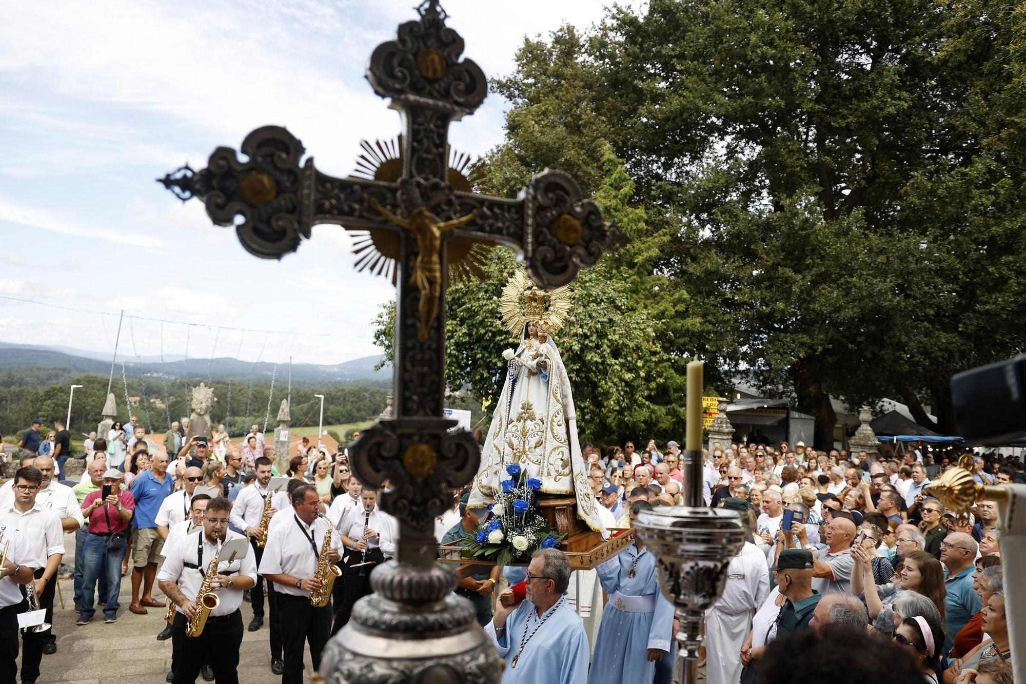 La tradicional romería de la parroquia morañesa de Amil, en imágenes