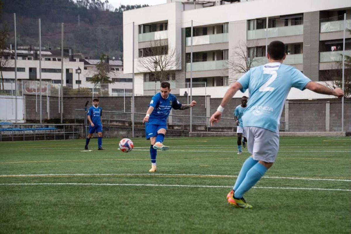 Un momento del derbi de la semana pasada en Matalablima.